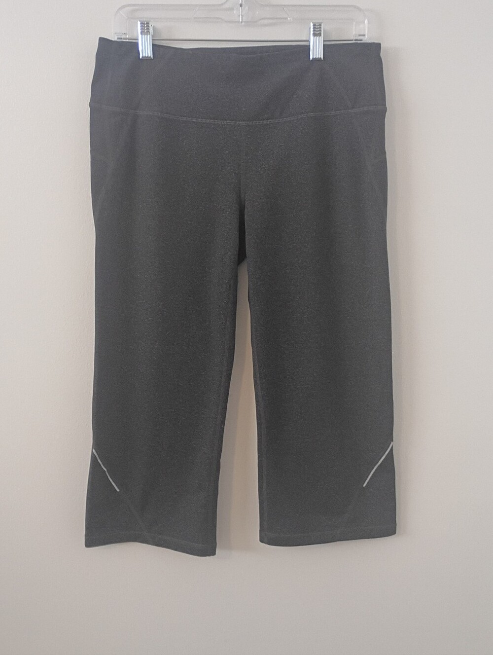 Athleta Gray Capri Crop Leggings Reflective Running Pants